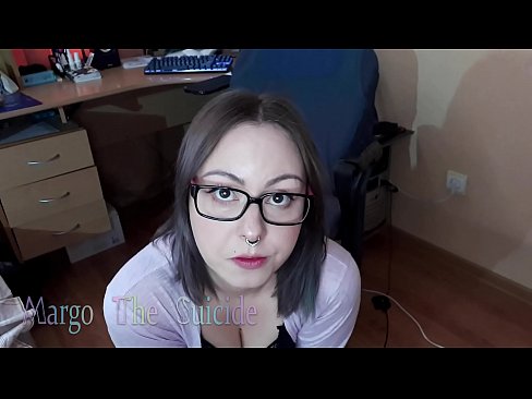 ❤️ Seksi djevojka s naočalama duboko siše dildo na kameri ️ Porno kod nas ️❤