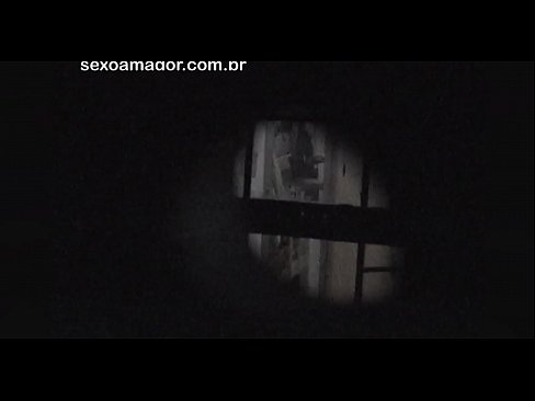 ❤️ Voajer iz susjedstva skriven iza šupljih cigli potajno snima Blondie ️ Porno kod nas ️❤